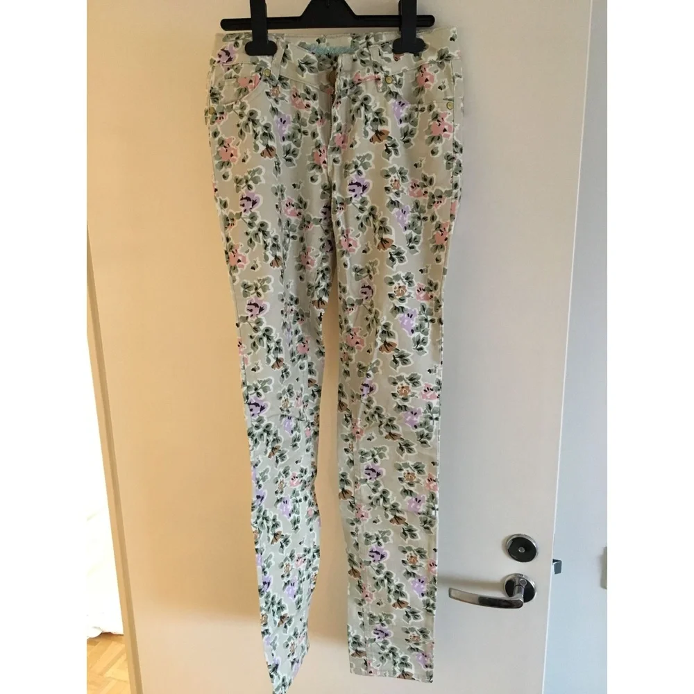 Pants Women Multi-color EUC Floral print
